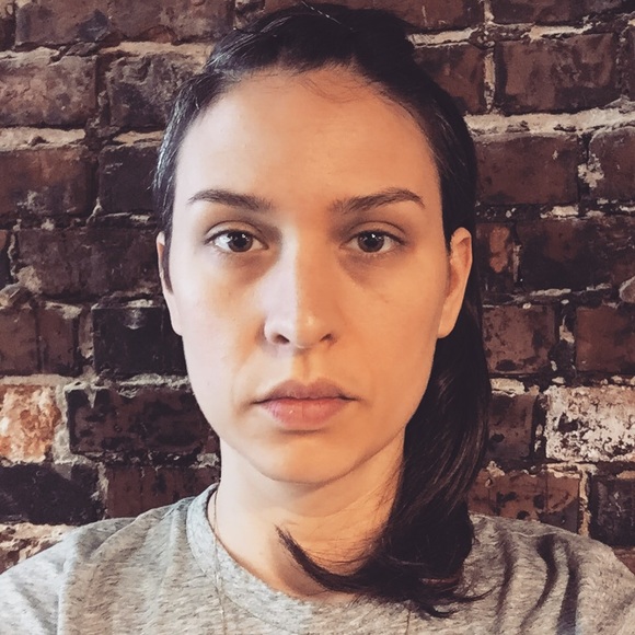 Meet your Posher, Courtney - Picture 4 of 4